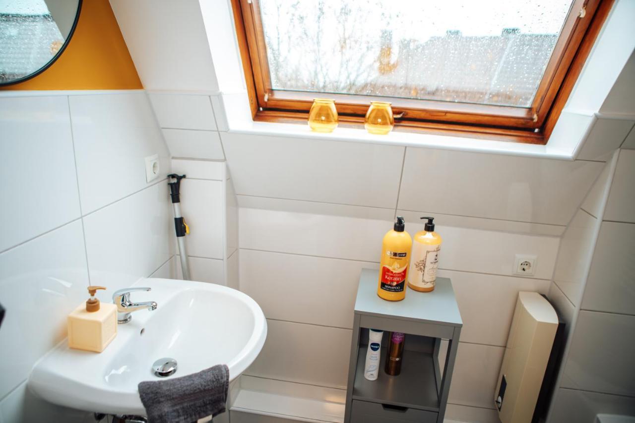 Central-Living Yellow - Wifi - Netflix - City Essen Bagian luar foto